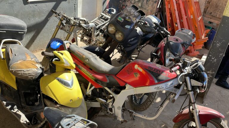 Operação apreende 17 motos com sinais adulterados em comércio do Campo Belo, em Campinas