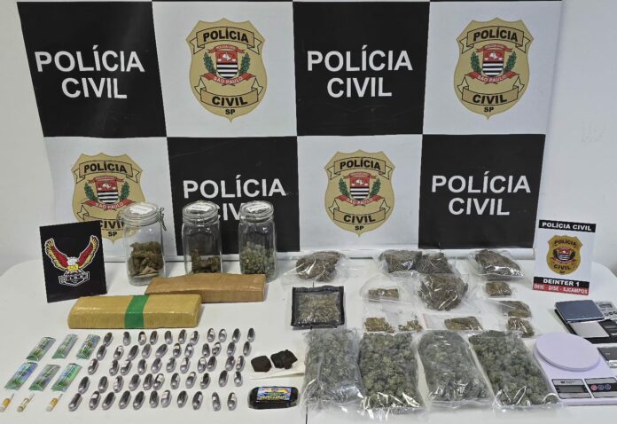 Polícia Civil prende dois irmãos por tráfico de drogas em operação em São José dos Campos Polícia Civil prende dois irmãos por tráfico de drogas em operação em São José dos Campos