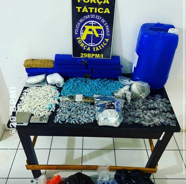 Dois homens são presos por tráfico de drogas em cidade do litoral