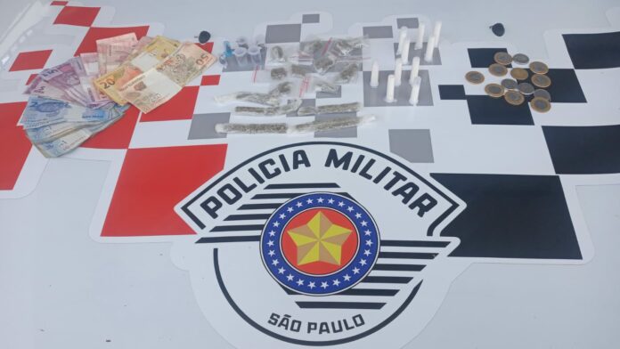 PM prende mulher por tráfico de drogas em São José
