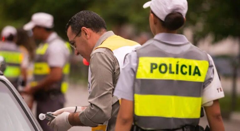 Como funciona o teste do ‘bafômetro’, ferramenta para prevenir mortes no trânsito