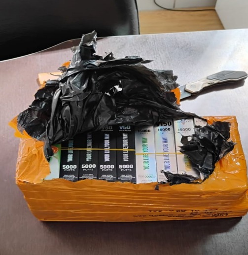 Polícia Civil apreende cigarros eletrônicos e prende suspeito por contrabando em Taubaté