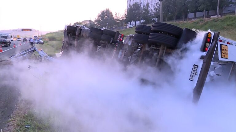 Carreta com nitrogênio tomba na Rodovia Campinas-Mogi
