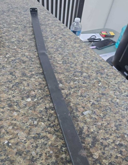 Homem é preso após atacar outro com barra de ferro em praça de São Sebastião Homem é preso após atacar outro com barra de ferro em praça de São Sebastião