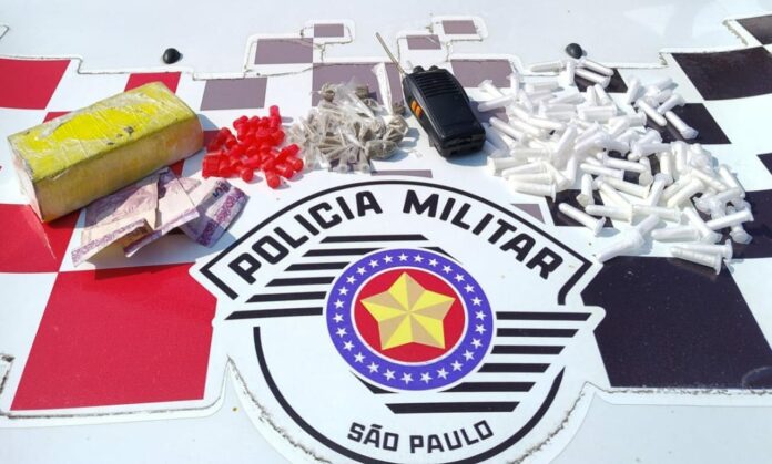 PM prende suspeito por tráfico de drogas no bairro Maria Amélia, em Jacareí