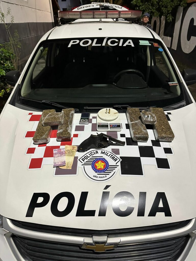 Foragido é preso com mais de 4 kg de maconha e arma escondida em matagal em Ubatuba