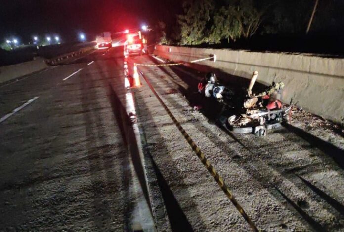 Homem morre e dois ficam feridos em acidente na Dom Pedro I, em Jacareí