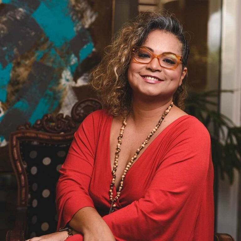 Visão de futuro: Alê Bugno lança linha de óculos para mulheres 40+ e inaugura nova era do estilo com propósito