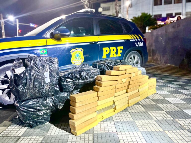 PRF apreende 213 kg de maconha após perseguição na Via Dutra, em Jacareí