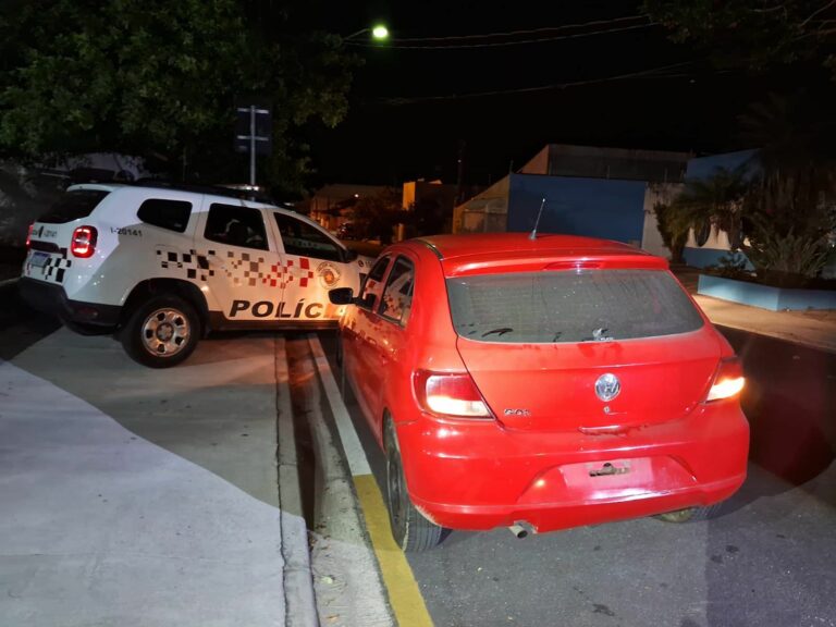 PM recupera carro furtado e prende homem em flagrante em São Sebastião