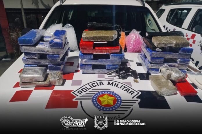 Homem é preso com mais de 26 kg de maconha e fuzil em Pindamonhangaba