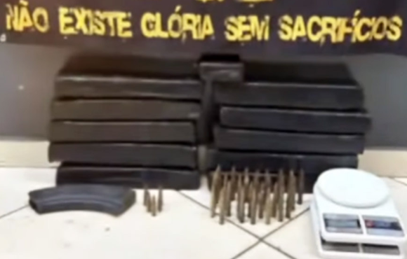 Baep apreende mais de 10 quilos de drogas, munições e carregador de fuzil em Cubatão