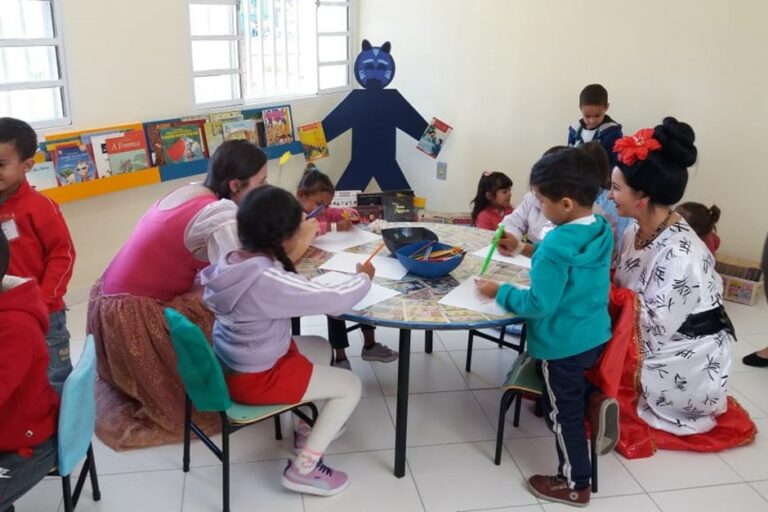 Bibliotecas de São José oferecem programação especial em maio com oficinas, contações e teatro