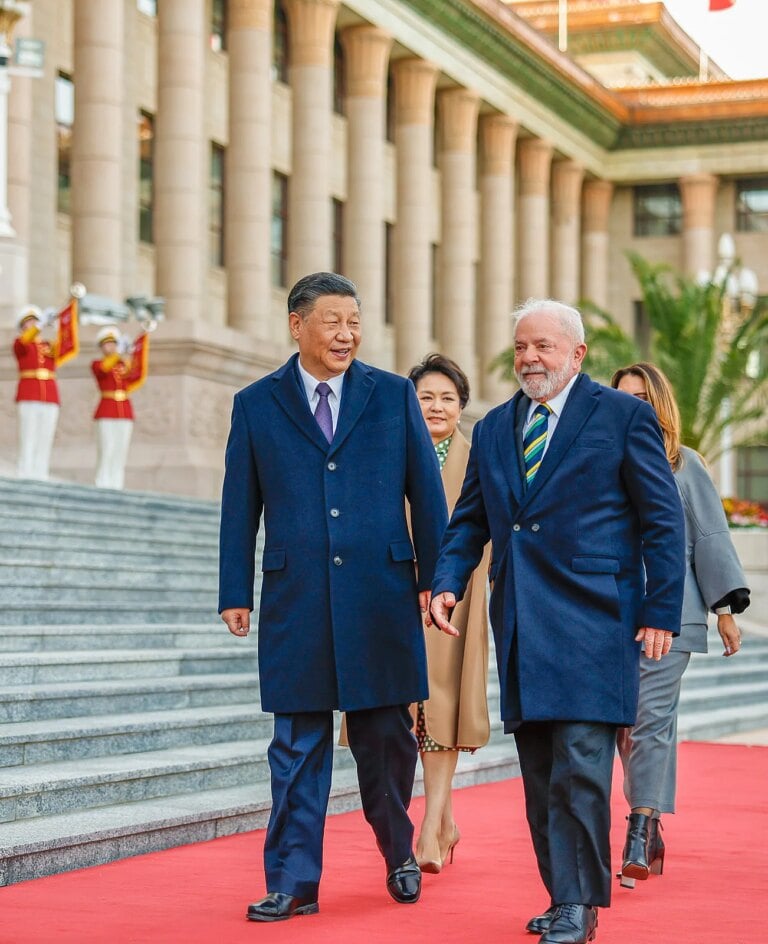 Brasil e China reforçam parceria durante visita oficial de Lula a Pequim