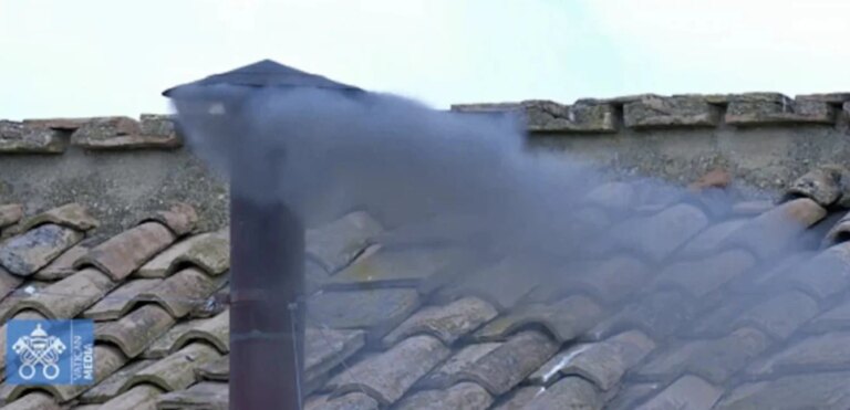 Conclave entra em fase decisiva: dois últimos papas foram escolhidos no segundo dia