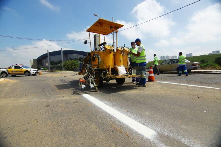 Rua da zona oeste de São José terá interdições pontuais nesta sexta (16) para pintura de solo