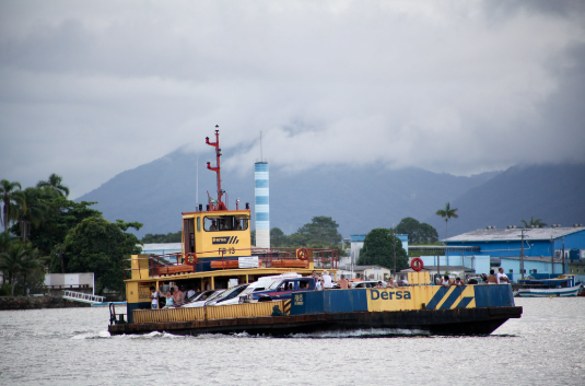 Semil entrega FB-12 para travessia Cananéia/Ilha Comprida e acompanha obra de estação de passageiros