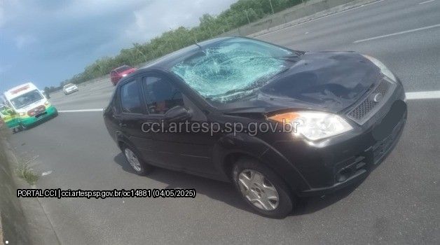 Pedestre é atropelado e morre ao atravessar rodovia do litoral de SP