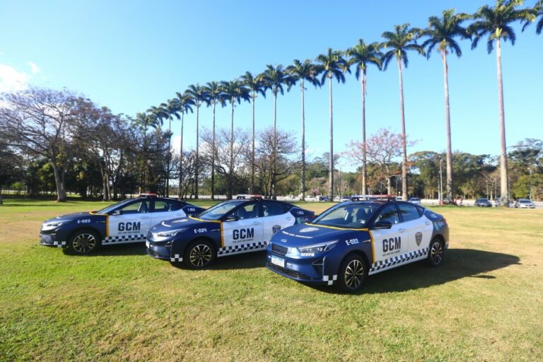 GCM localiza criança autista que havia se perdido dos pais em São José dos Campos