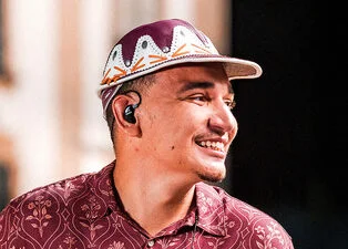 João Gomes lança “Do Jeito Que o Povo Gosta”, álbum que celebra o piseiro e a música popular brasileira