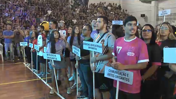 Cerimônia de abertura dos Jogos da Unisanta reúne mais 40 Atléticas da Baixada Santista