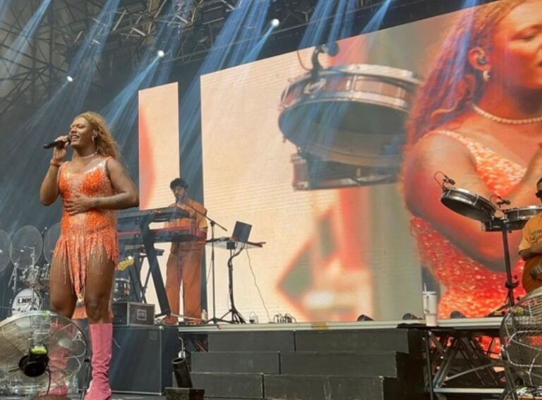 Liniker faz história ao reunir 120 mil pessoas nos 20 anos da Virada Cultural