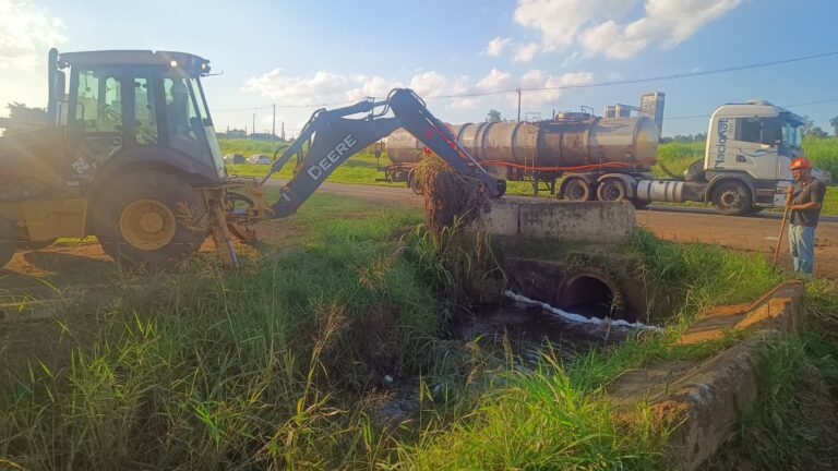 Força-tarefa ambiental trabalha para reduzir danos após derramamento de combustível na Zeferino Vaz