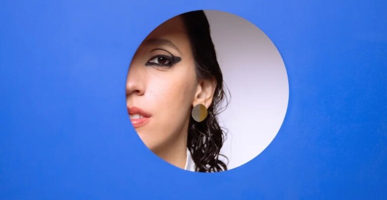 Marina Melo abre novos caminhos musicais em disco com participações especiais