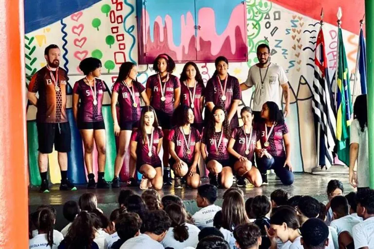 Futsal feminino leva ouro e masculino prata nos Jogos Escolares de SP