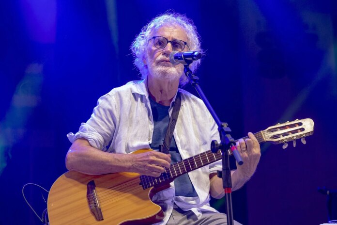 Os 05 maiores sucessos de Renato Teixeira nos 80 anos do artista