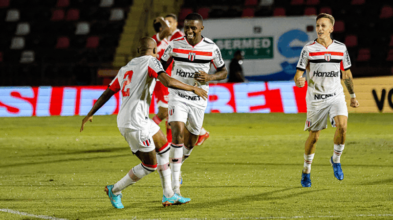 Na luta contra o rebaixamento, Botafogo enfrenta o Coritiba nesta sexta