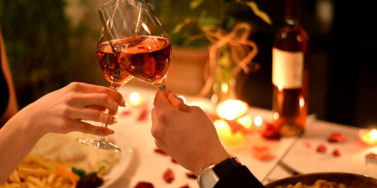 Bares e Restaurantes do Litoral Paulista projetam 20% a mais nas vendas no Dia dos Namorados