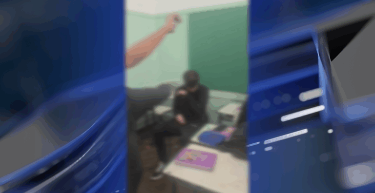 EXCLUSIVO | Vídeo flagra aluno sendo agredido com chutes no rosto em sala de aula de Ribeirão Preto