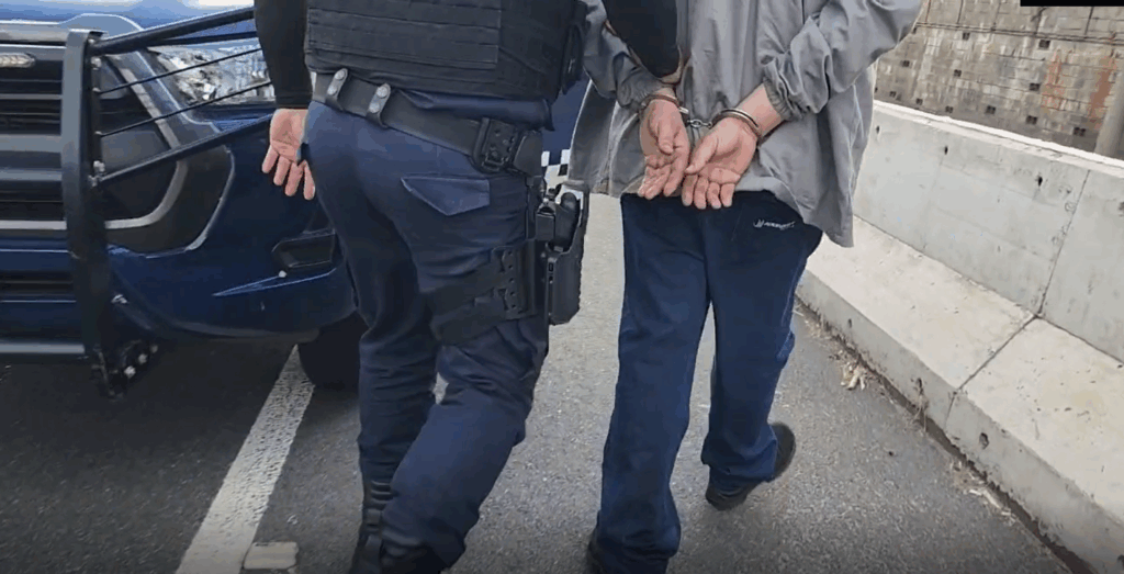 Homem invade casa da ex, comete roubo e é preso em Limeira
