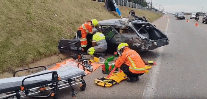 Colecionador capota a caminho de evento de carros antigos em Campinas