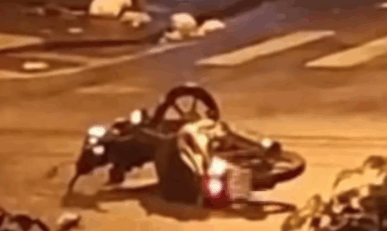 Mulher com sinais de embriaguez colide em carro e acaba ferida em Santos