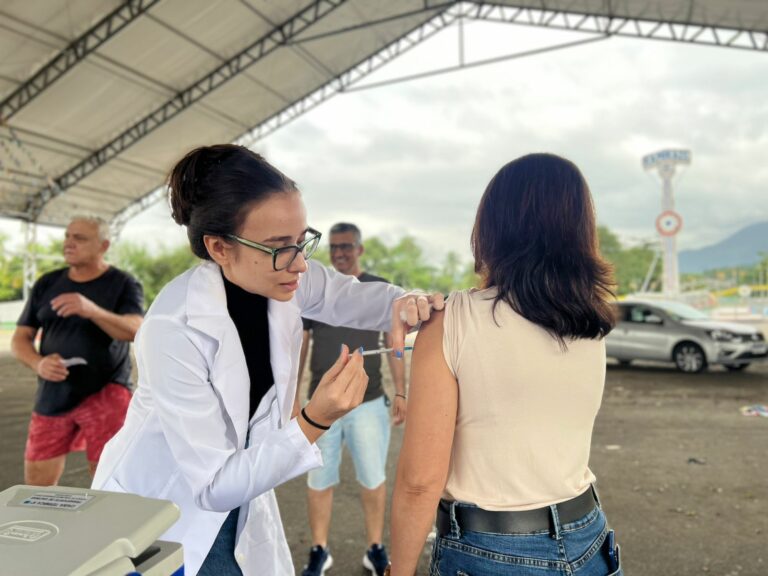 Síndrome gripal: vacinação avança e cidade do litoral instalará ambulatórios para atendimento de suspeita de gripe