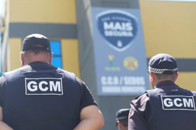 Homem agride idoso, tenta fugir, mas acaba preso em São Vicente