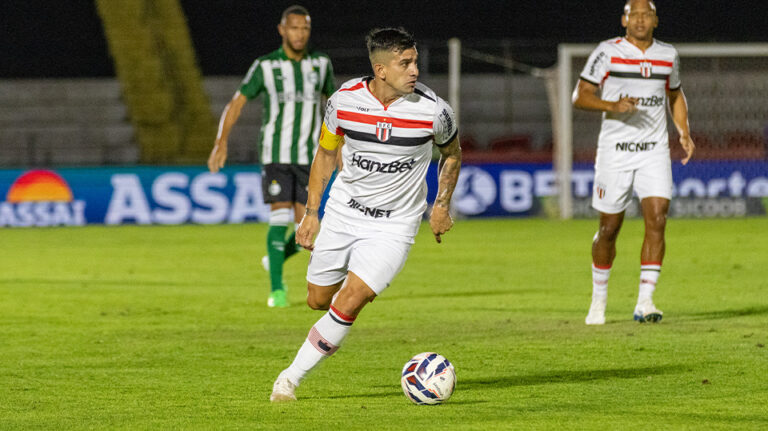 Botafogo empata com o vice-líder Coritiba