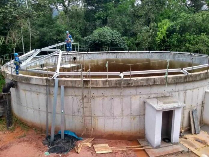 Criminosos armados invadem estação da Sabesp em Caraguá e roubam veículo, celulares e fios elétricos