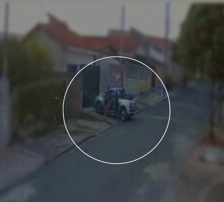 Casal armado rouba carro em frente à garagem de casa em Campinas