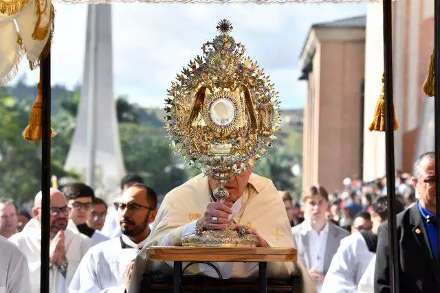 Santuário Nacional celebra Corpus Christi com missa solene e procissão em Aparecida Santuário Nacional celebra Corpus Christi com missa solene e procissão em Aparecida