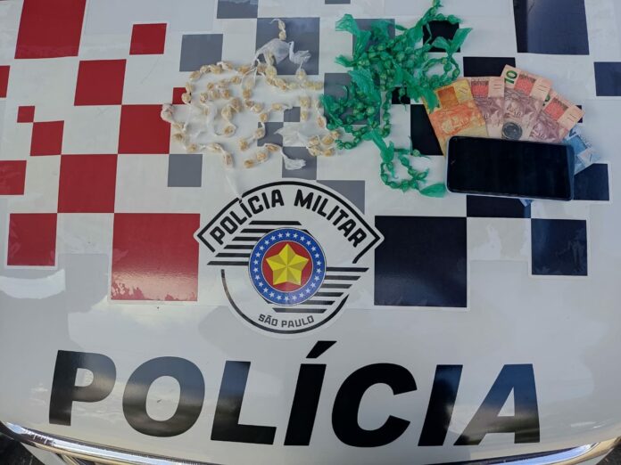 Polícia Militar prende traficante com 167 pedras de crack em São José