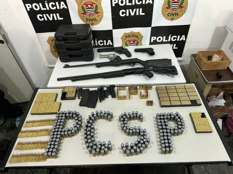 Polícia apreende armas e quase 2 mil munições em loja de veículos de Bragança Paulista