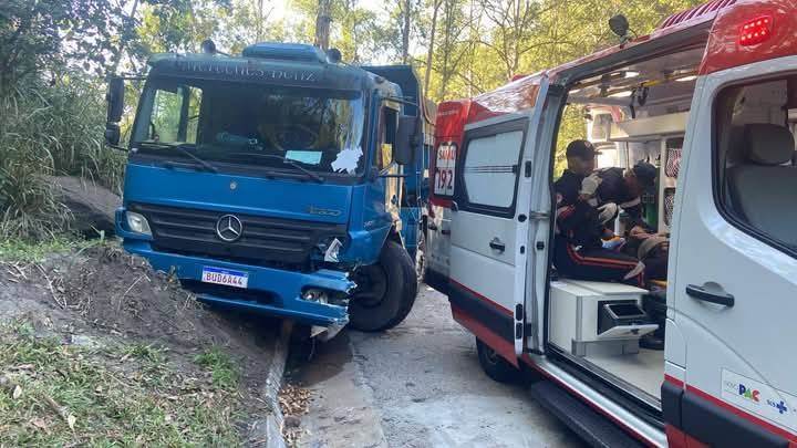 Duas pessoas ficam feridas em acidente de trânsito em São Sebastião