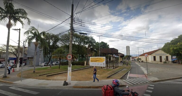 Homem é preso em flagrante após tentar esfaquear mulher em praça pública no centro de Jacareí