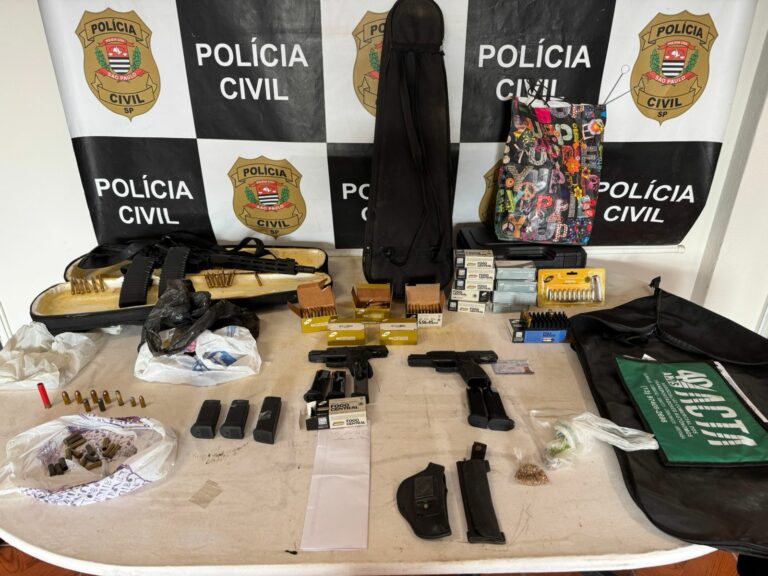 Armeiro de facção criminosa é preso em morro de Santos