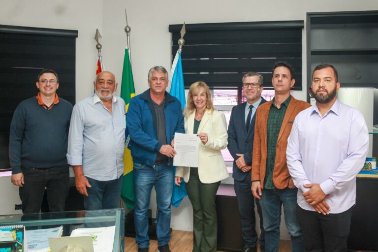 Cristina Wiazowski oficializa a transição de governo em Mongaguá