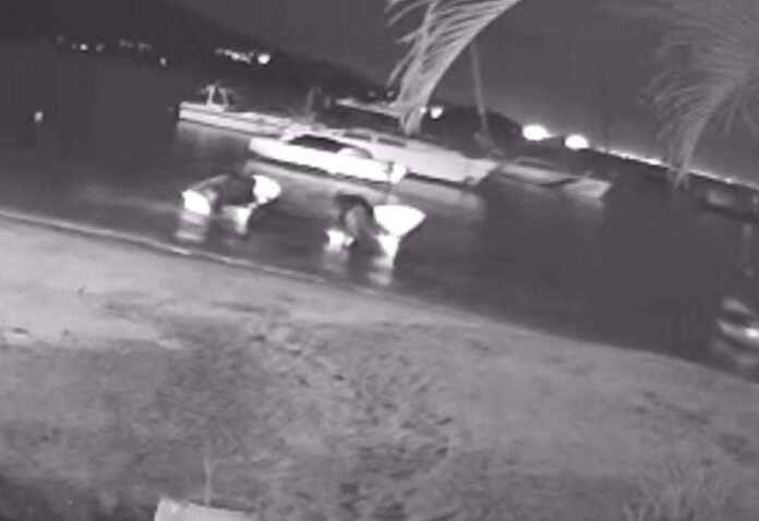 VÍDEO: Barco é furtado em praia de Ilhabela