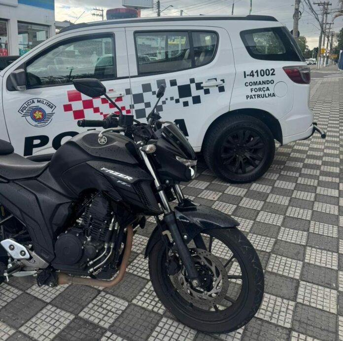 Homem é preso após furtar uma motocicleta em Jacareí Homem é preso após furtar uma motocicleta em Jacareí